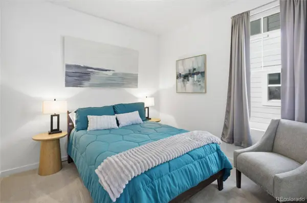 930 Thinleaf LN, Elizabeth, CO 80107