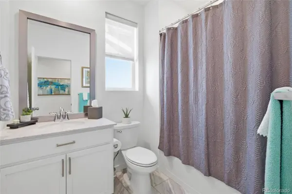 930 Thinleaf LN, Elizabeth, CO 80107