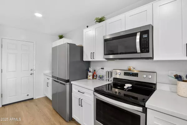 12526 W PALMAIRE Avenue, Glendale, AZ 85307