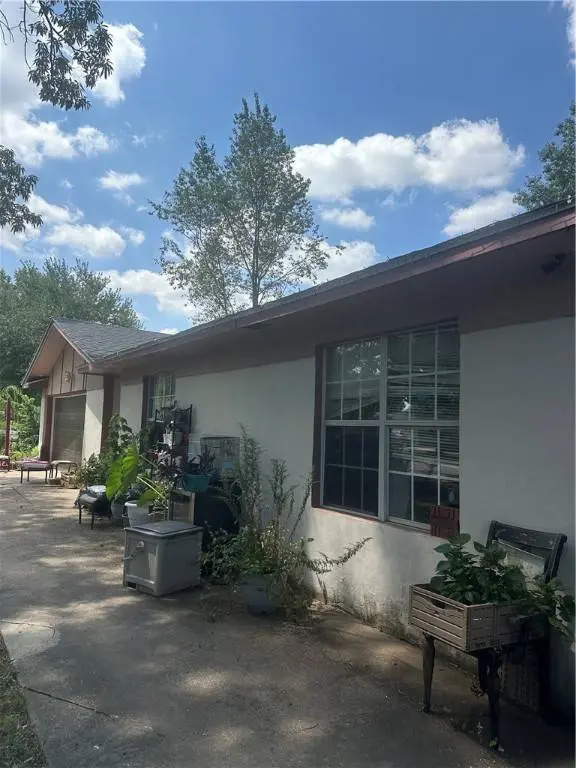 2401 Meadow Ln, Rogers, AR 72756
