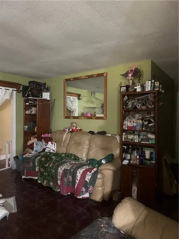 2401 Meadow Ln, Rogers, AR 72756