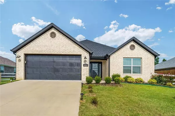 1709 S 11th Pl, Rogers, AR 72756