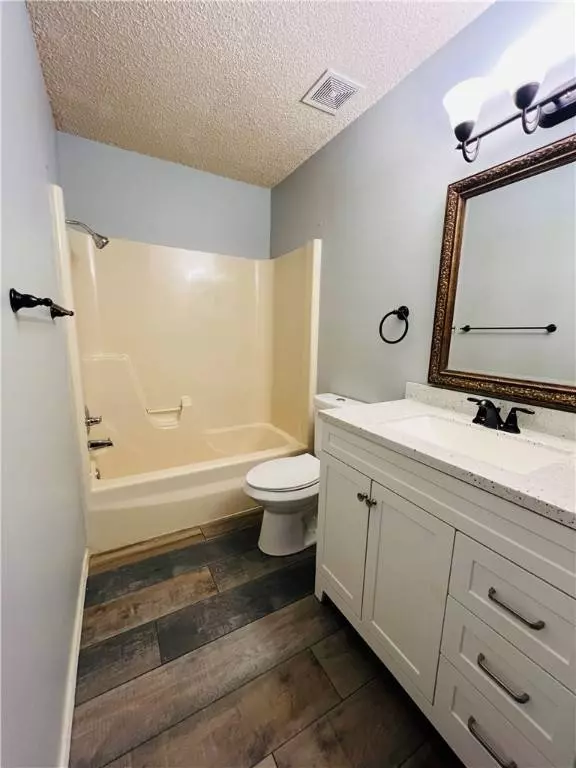 3119 W Essex Dr, Fayetteville, AR 72704