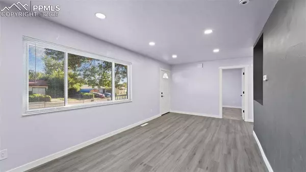 1126 Maxwell ST, Colorado Springs, CO 80906