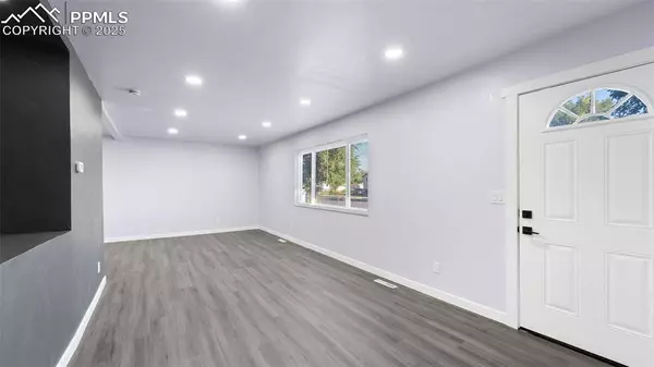 1126 Maxwell ST, Colorado Springs, CO 80906