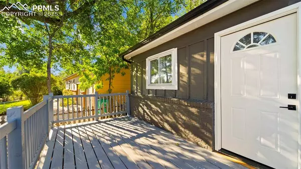 1126 Maxwell ST, Colorado Springs, CO 80906