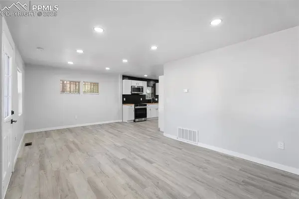 1928 E 10th ST, Pueblo, CO 81001
