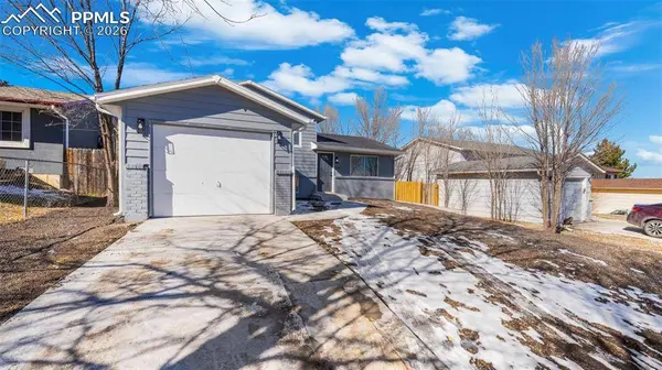 4346 College View DR, Colorado Springs, CO 80906