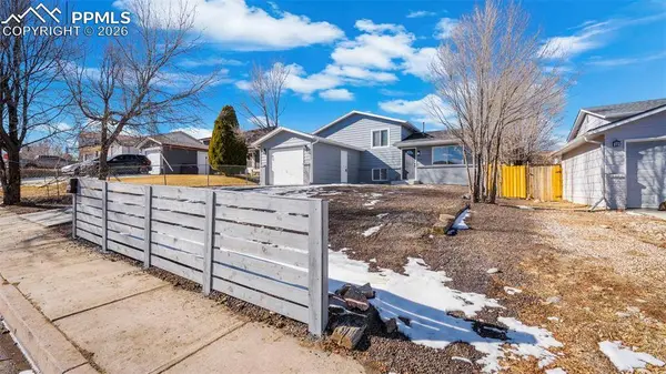 4346 College View DR, Colorado Springs, CO 80906