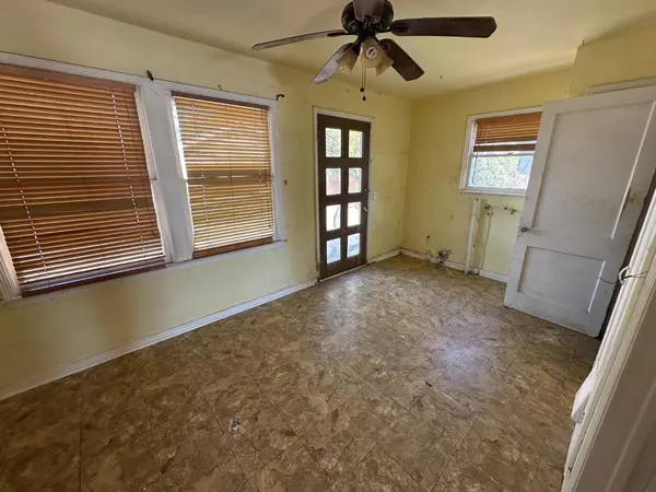 309 E San Joaquin ST, Avenal, CA 93204