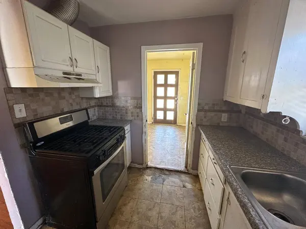 309 E San Joaquin ST, Avenal, CA 93204