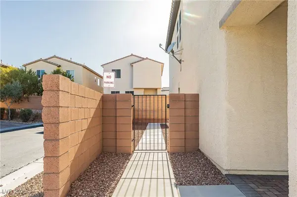 971 Huntington Cove Pkwy, Las Vegas, NV 89178