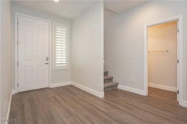971 Huntington Cove Pkwy, Las Vegas, NV 89178
