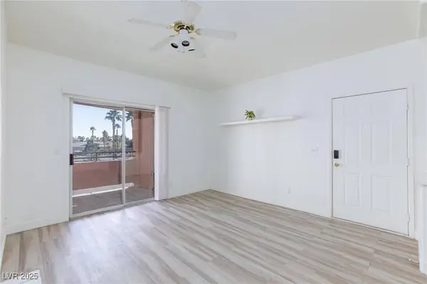 7701 Himalayas AVE #204, Las Vegas, NV 89128