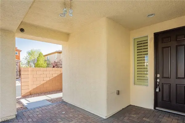 971 Huntington Cove Pkwy, Las Vegas, NV 89178