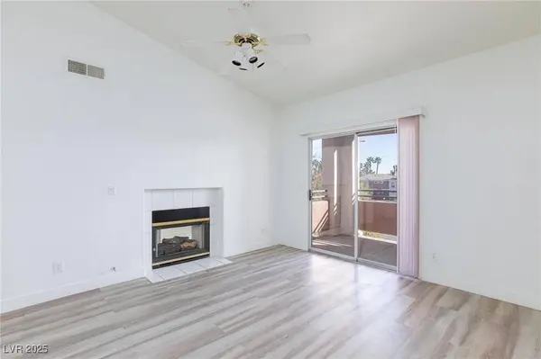 7701 Himalayas AVE #204, Las Vegas, NV 89128