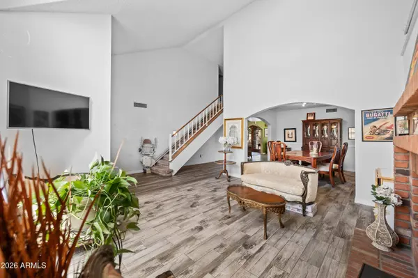 6416 W SHANGRI LA Road, Glendale, AZ 85304