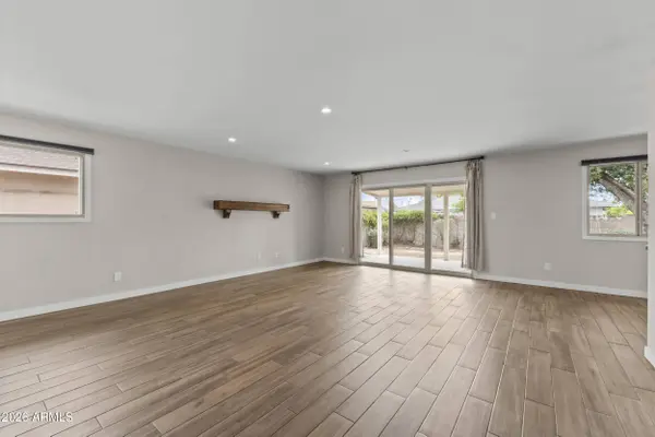 1229 E MANHATTON Drive, Tempe, AZ 85282