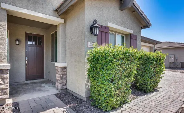 246 W White Oak Avenue, San Tan Valley, AZ 85140