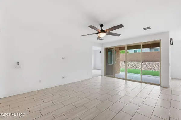 10244 E Iron Horse Trl, Tucson, AZ 85747