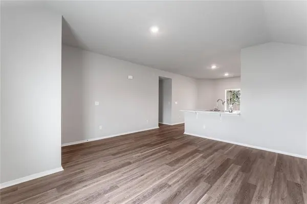 3604 N Hariet Dr, Siloam Springs, AR 72761