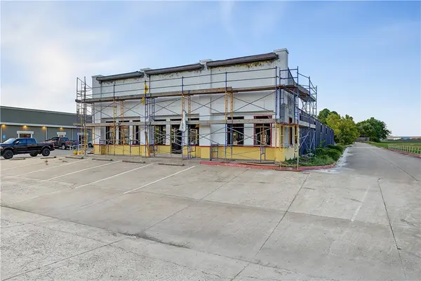 888 E Robinson Ave, Springdale, AR 72764