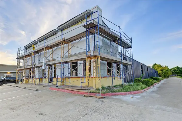 888 E Robinson Ave, Springdale, AR 72764