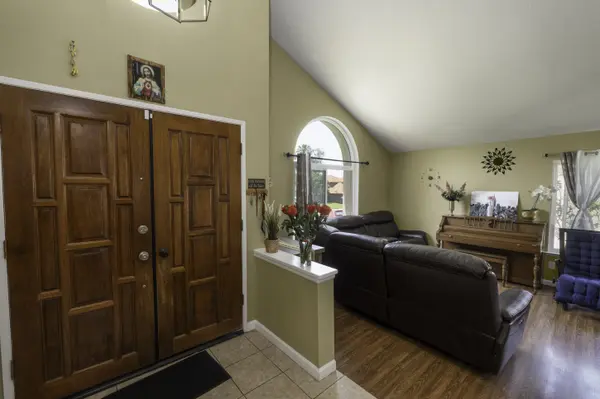 23790 Redbark Dr, Moreno Valley, CA 92557-3901