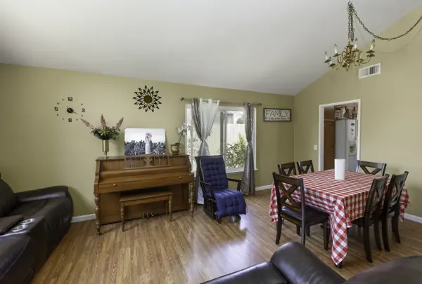 23790 Redbark Dr, Moreno Valley, CA 92557-3901