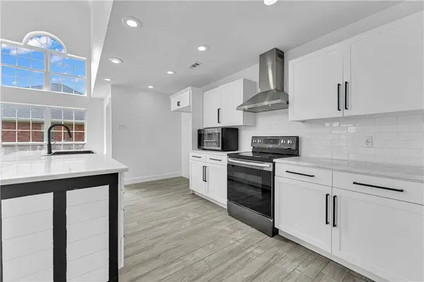 4275 Bell Flower Dr, Fayetteville, AR 72704