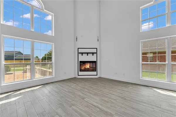 4275 Bell Flower Dr, Fayetteville, AR 72704