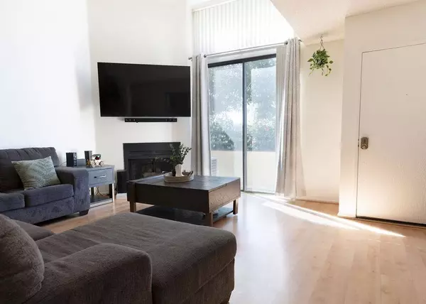 21241 Lassen ST #1, Chatsworth, CA 91311