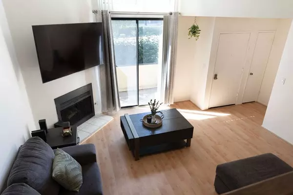 21241 Lassen ST #1, Chatsworth, CA 91311