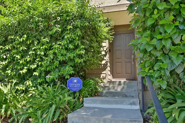 21241 Lassen ST #1, Chatsworth, CA 91311