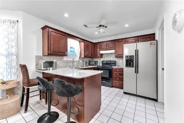 1701 Beth Dr, Rogers, AR 72758