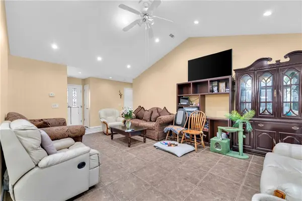 1701 Beth Dr, Rogers, AR 72758