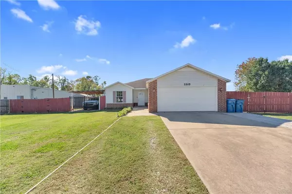 2205 S Harvey Wakefield Ave, Pea Ridge, AR 72751