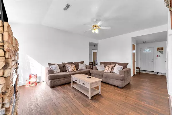 2205 S Harvey Wakefield Ave, Pea Ridge, AR 72751