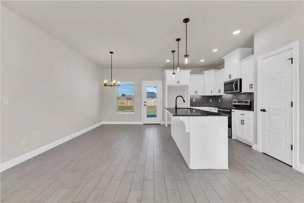 2378 John Montgomery Cir, Pea Ridge, AR 72751