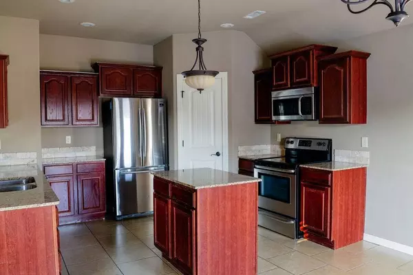 4302 W Murfield Dr, Rogers, AR 72758