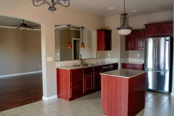 4302 W Murfield Dr, Rogers, AR 72758