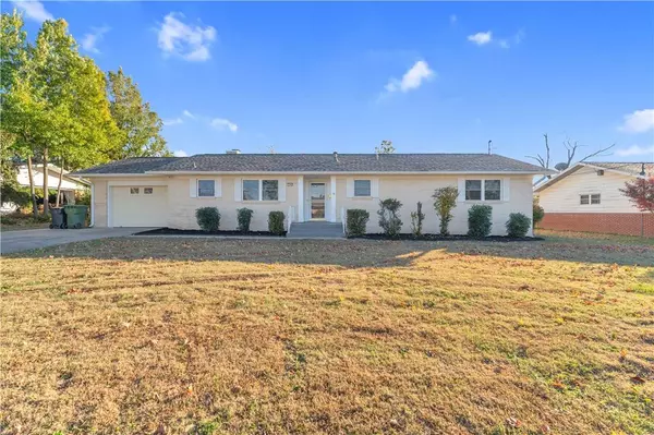 1208 W Cherry St, Rogers, AR 72756