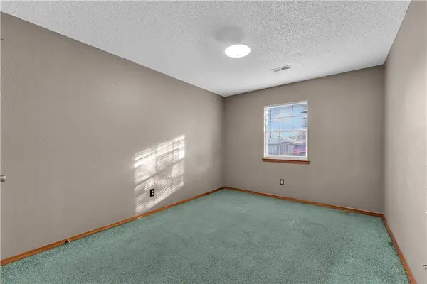 1706 S F St, Rogers, AR 72756