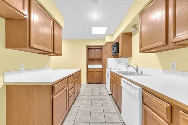913 N 11 St, Rogers, AR 72756
