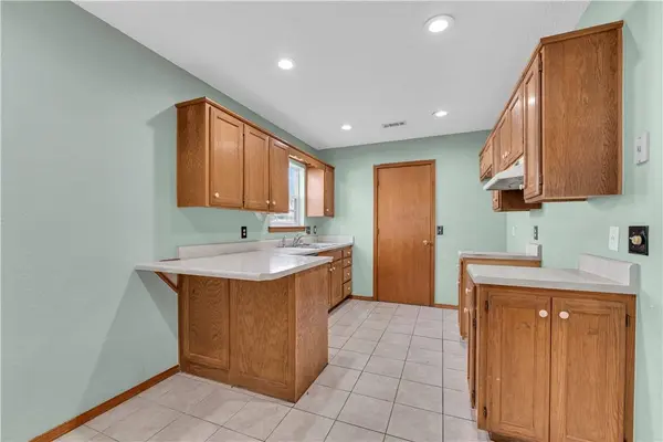 1706 S F St, Rogers, AR 72756