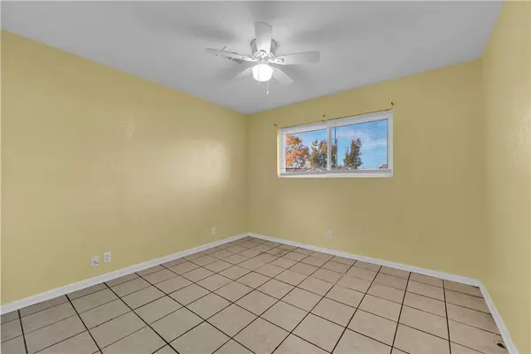 913 N 11 St, Rogers, AR 72756