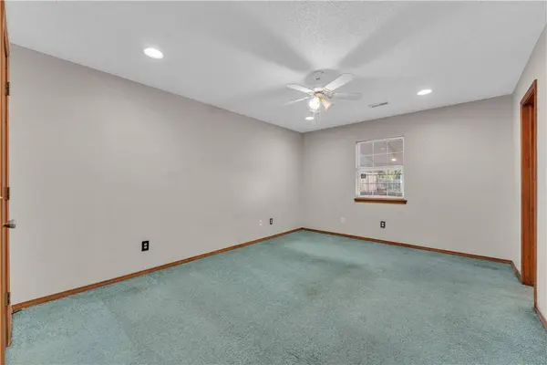 1706 S F St, Rogers, AR 72756