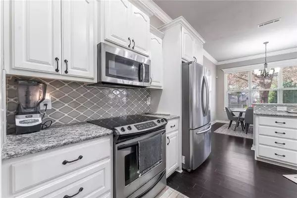 6412 S 44th St, Rogers, AR 72758