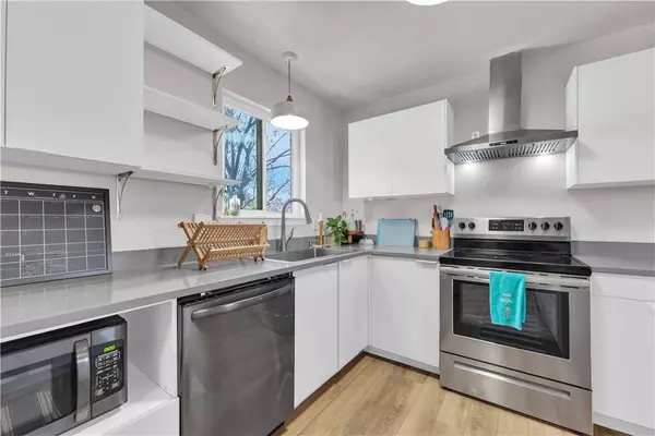 811 N 30th St, Rogers, AR 72756