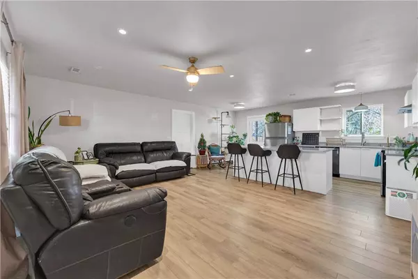 811 N 30th St, Rogers, AR 72756